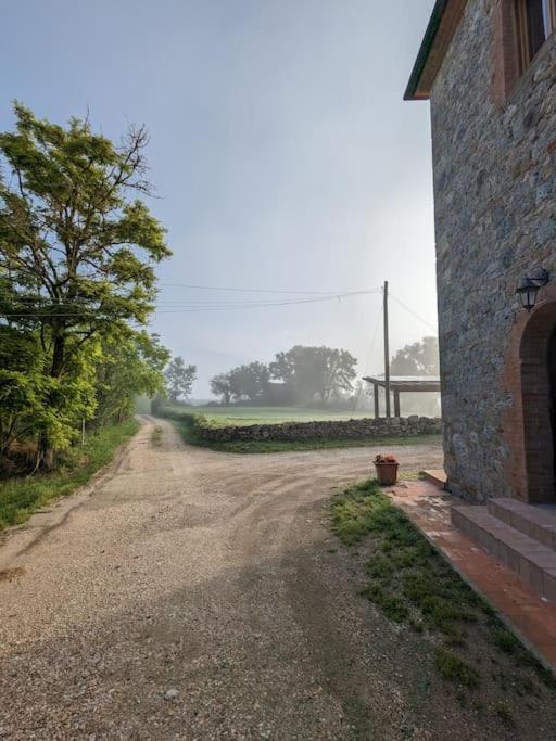 Relax Nella Jacuzzi In Toscana Колле-ди-Валь-д'Эльса Экстерьер фото