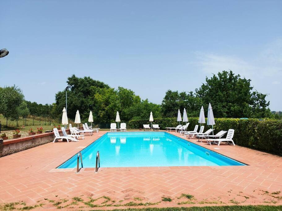 Relax Nella Jacuzzi In Toscana Колле-ди-Валь-д'Эльса Экстерьер фото
